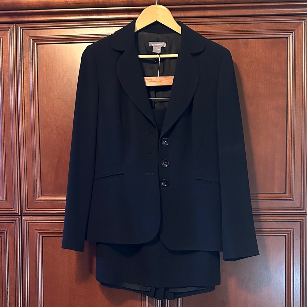 Vintage Ann Taylor Black Triacetate Classic Skirt Suit